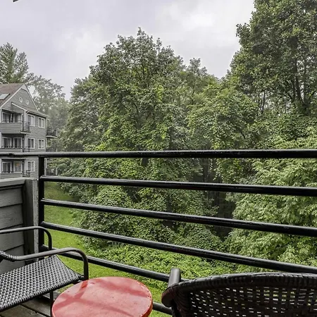 Cozy Resort-Style Gatlinburg Condo Indoor Pool! Exterior photo
