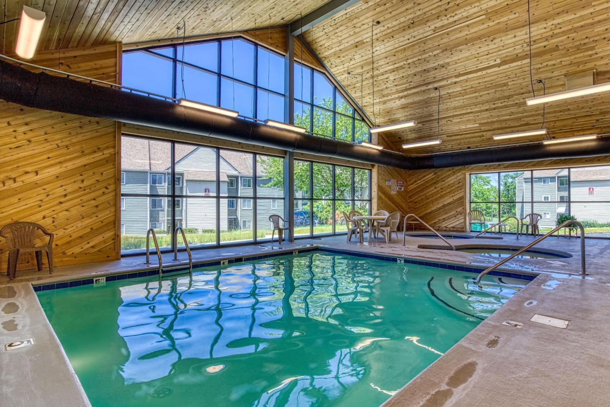 Cozy Resort-style Indoor Pool! Appartement
